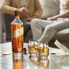 Johnnie Walker The Ultimate 18 Years 40° 70 cl + Estuche (6 botellas)